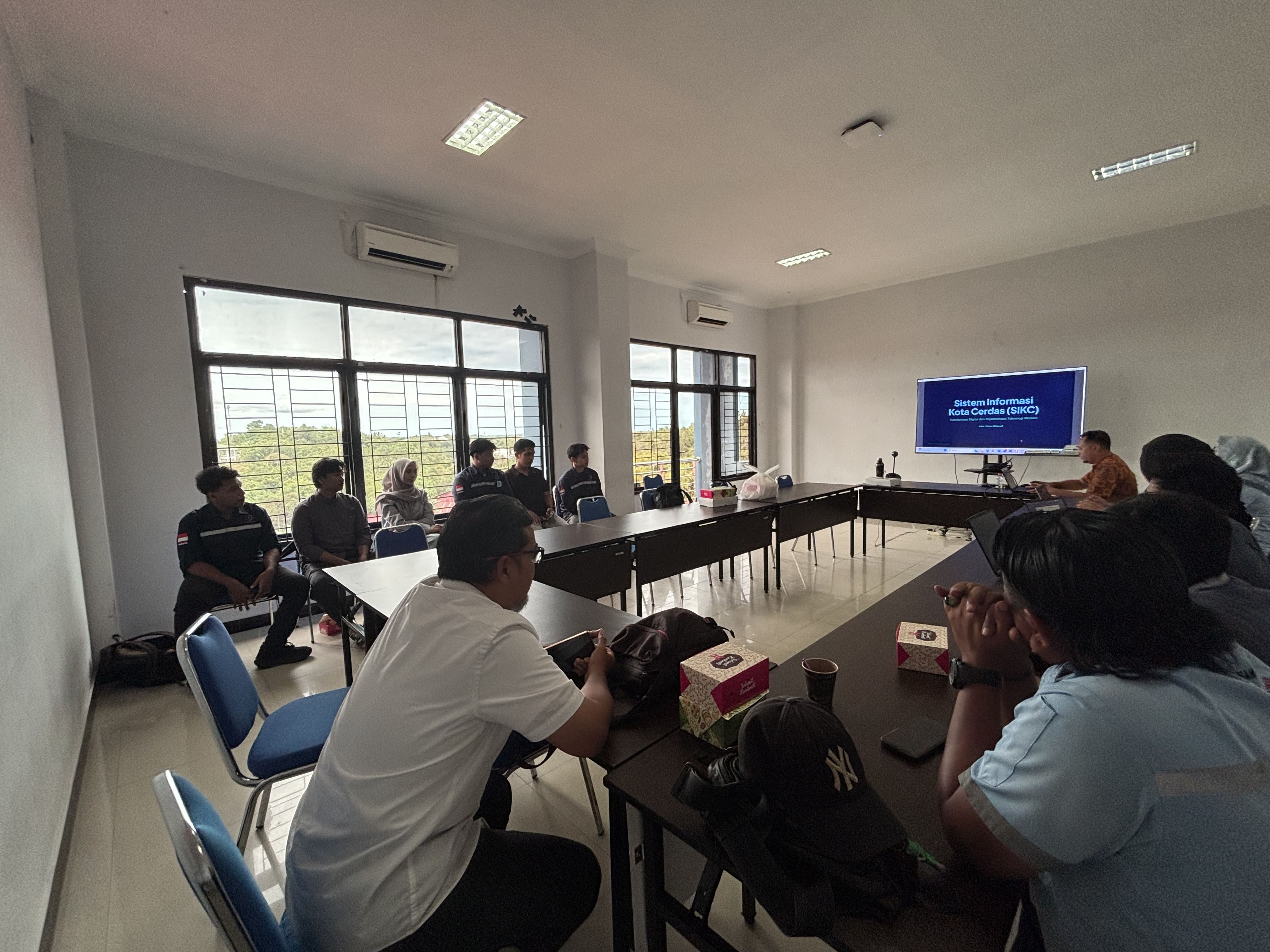 Poltekba Gelar Workshop Smart Industrial Automation